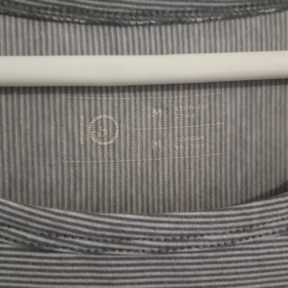 TenTree open back medium striped short sleeve shirt - Picture 2 of 6